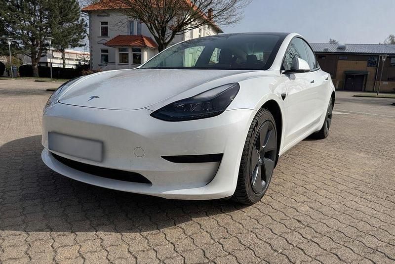 Gebraucht Tesla Model 3 RWD 208 kW (283 PS) 2022 Weiß Limousine