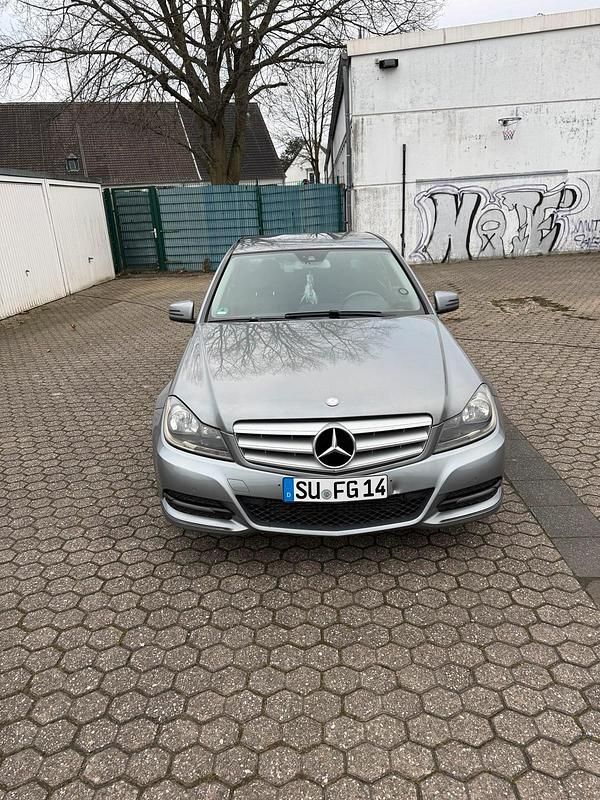 Grau Gebraucht 2013 Mercedes C180 Limousine | 9.999 € (Guter Preis) - Bild 1/4