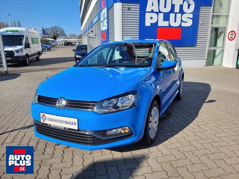 Blau Gebraucht 2015 VW Polo Comfortline Kleinwagen | 9.389 € (Etwas zu teuer) - Bild 1/4