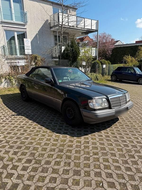 Gebraucht Mercedes E200 Edition 136 PS (100 kW) 1997 Schwarz Cabrio