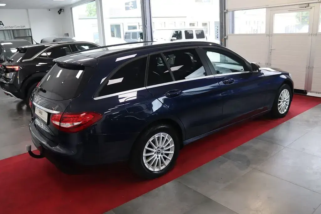 Gebraucht Mercedes C220 170 PS (125 kW) 2014 Blau Limousine