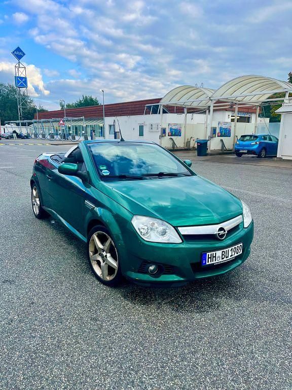 Grün Gebraucht 2005 Opel Tigra Cabrio | 3.500 € (Teuer) - Bild 1/4