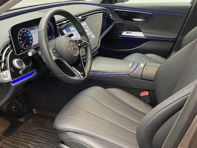 Gebraucht Mercedes E300 Avantgarde 313 PS (230 kW) 2024