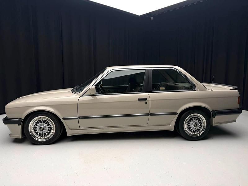Gebraucht BMW 323 150 PS (110 kW) 1988 Braun Coupé