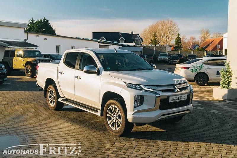 Titan white (metallic) Gebraucht 2020 Mitsubishi L200 Edition Abholung | 30.870 € (Fairer Preis) - Bild 1/4