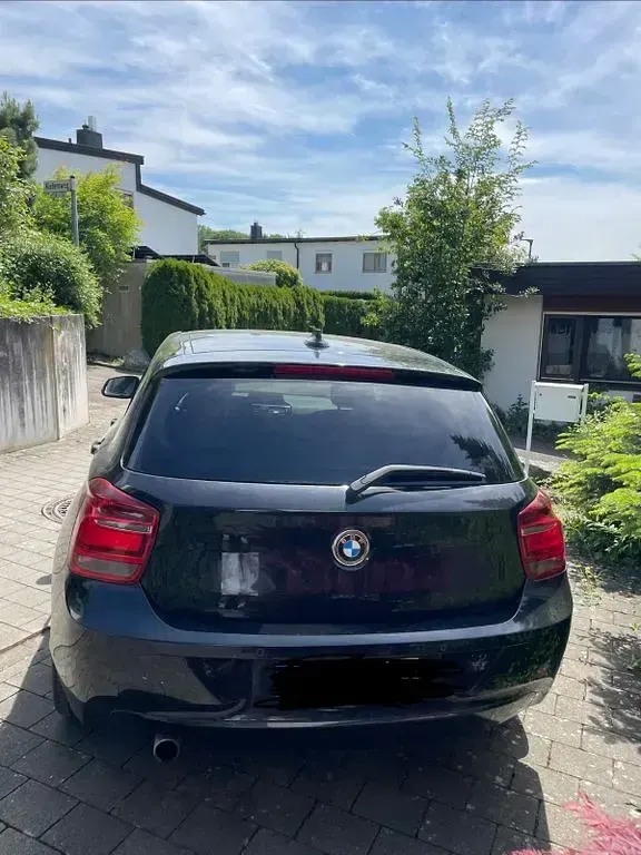 Gebraucht BMW 116 116 PS (85 kW) 2012 Schwarz Kleinwagen