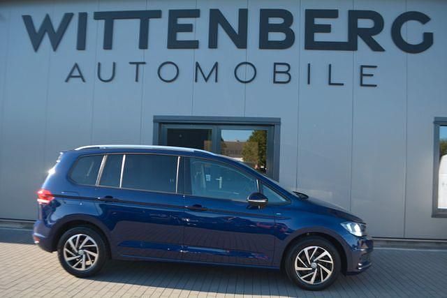 Blau Gebraucht 2018 VW Touran Join Van / Kleinbus | 19.900 € (Fairer Preis) - Bild 1/4