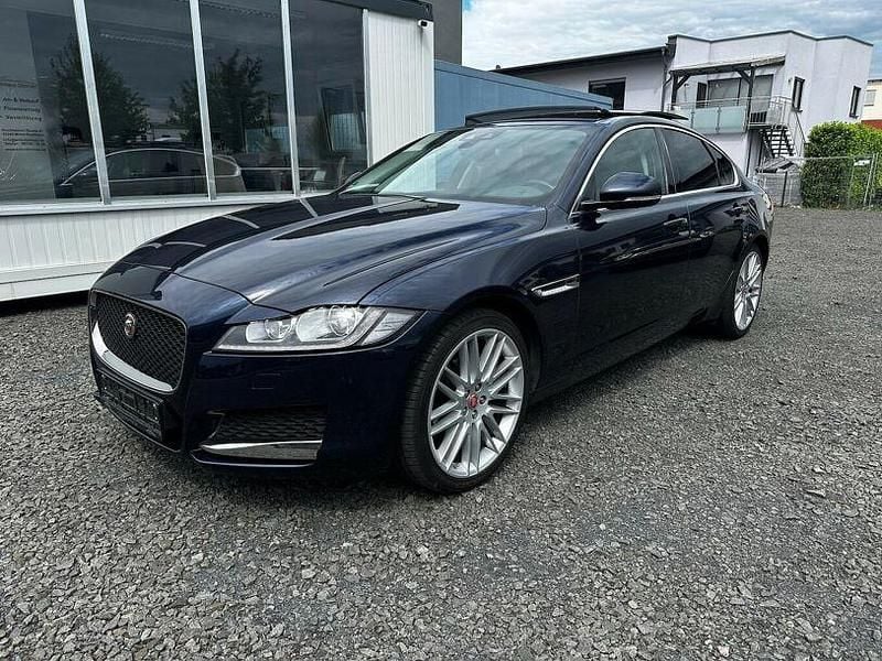 Blau Gebraucht 2018 Jaguar XF Prestige Limousine | 18.900 € (Etwas zu teuer) - Bild 1/4