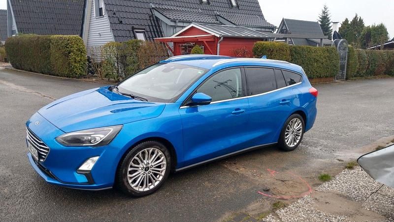 Blau Gebraucht 2020 Ford Focus Titanium Kombi | 9.990 € (Superpreis) - Bild 1/4