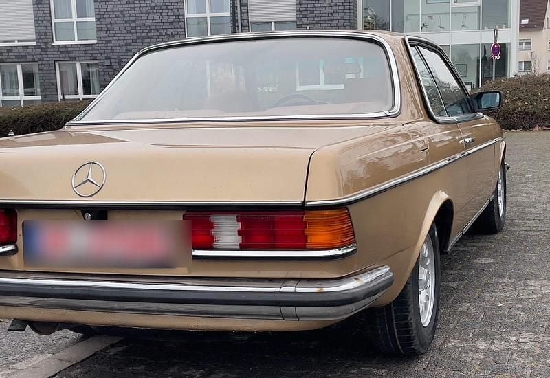 Gebraucht Mercedes 230 136 PS (100 kW) 1980 Coupé