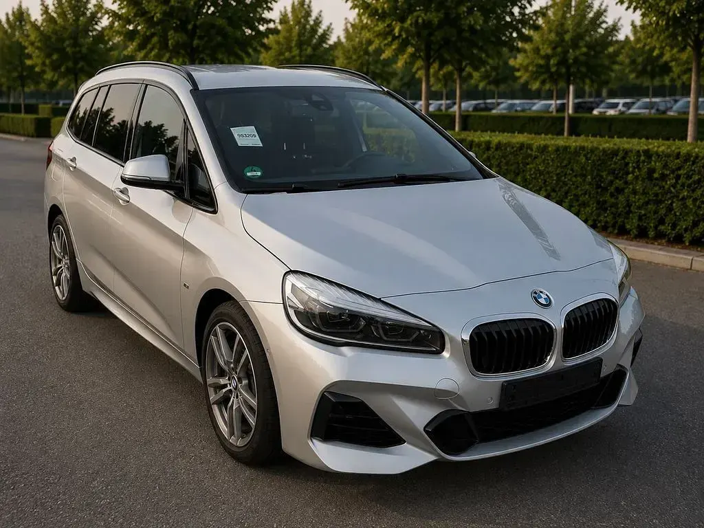 Gebraucht BMW 220 Gran Tourer M Sport 190 PS (139 kW) 2019 Silber Van / Kleinbus