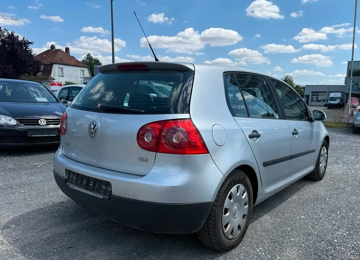 Gebraucht VW Golf V 105 PS (77 kW) 2006 Silber Kleinwagen