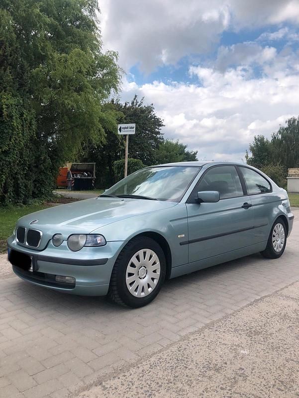 Grün Gebraucht 2002 BMW 316 Compact Kleinwagen | 990 € (Superpreis) - Bild 1/4