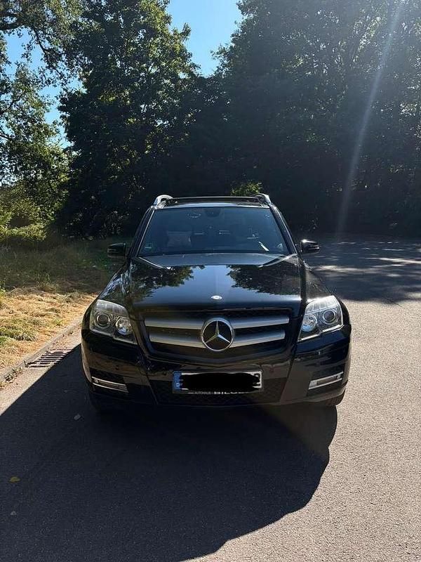Schwarz Gebraucht 2012 Mercedes GLK250 SUV | 12.900 € (Fairer Preis) - Bild 1/4