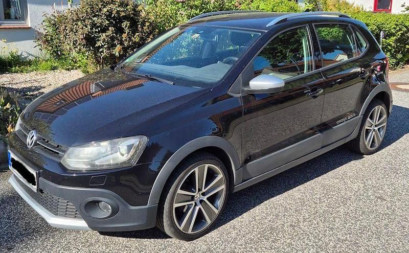 Schwarz Gebraucht 2011 VW Polo Cross Kleinwagen | 4.850 € (Guter Preis) - Bild 1/4