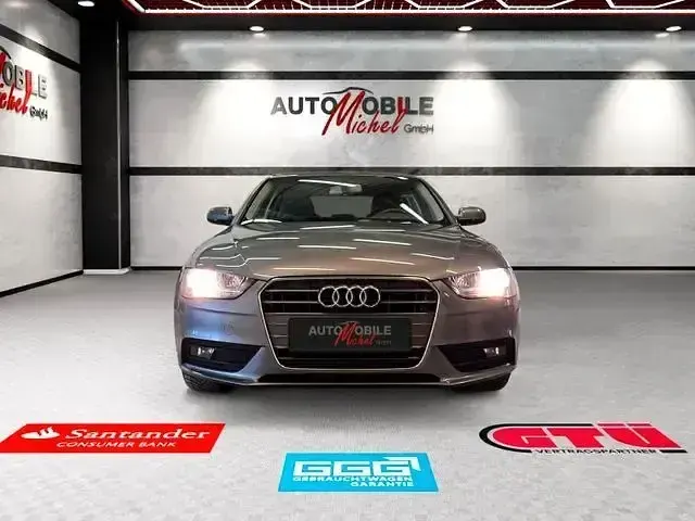 Occasion Audi A4 Attraction 125 ch (91 kW) 2012 Gris Berline