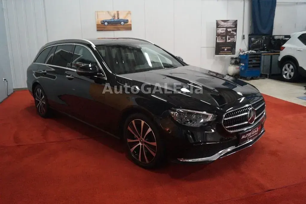 Gebraucht Mercedes E220 194 PS (142 kW) 2021 Schwarz Limousine