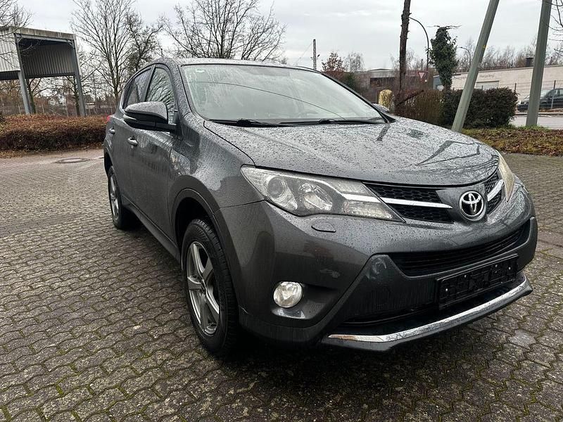 Grau Gebraucht 2013 Toyota RAV4 Executive SUV | 10.990 € (Superpreis) - Bild 1/4