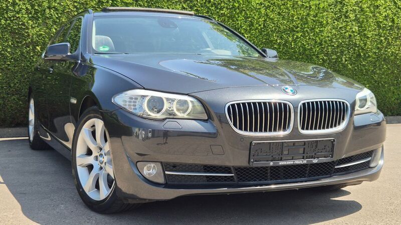 Grau Gebraucht 2011 BMW 525 Sport Line Kombi | 12.900 € (Fairer Preis) - Bild 1/4