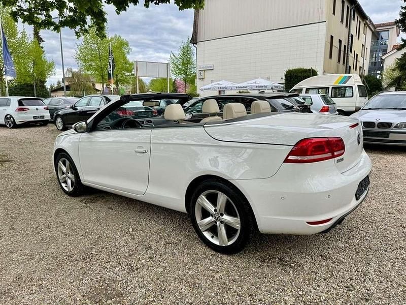 Gebraucht VW Eos 122 PS (89 kW) 2012 Candyweiß Cabrio