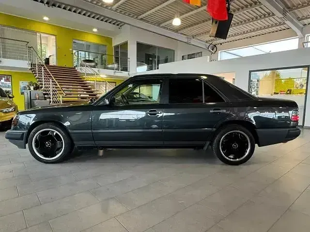 Occasion Mercedes E250 AMG 90 ch (66 kW) 1987 Berline