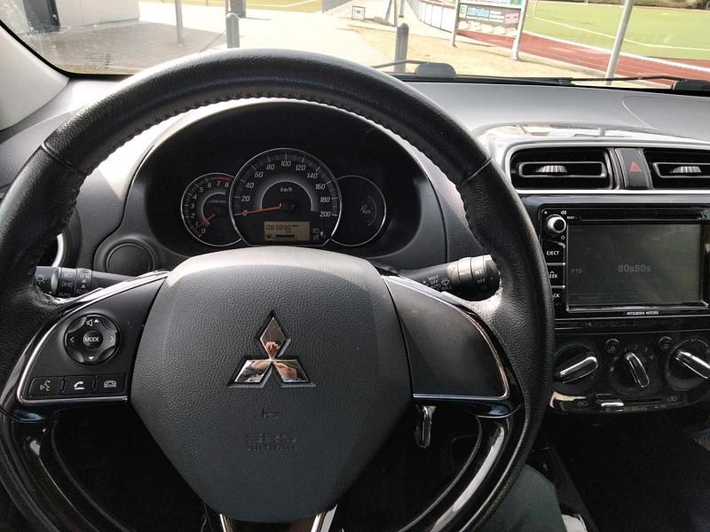 Weiß Gebraucht 2018 Mitsubishi Space Star Kleinwagen | 7.700 € (Fairer Preis) - Bild 1/4