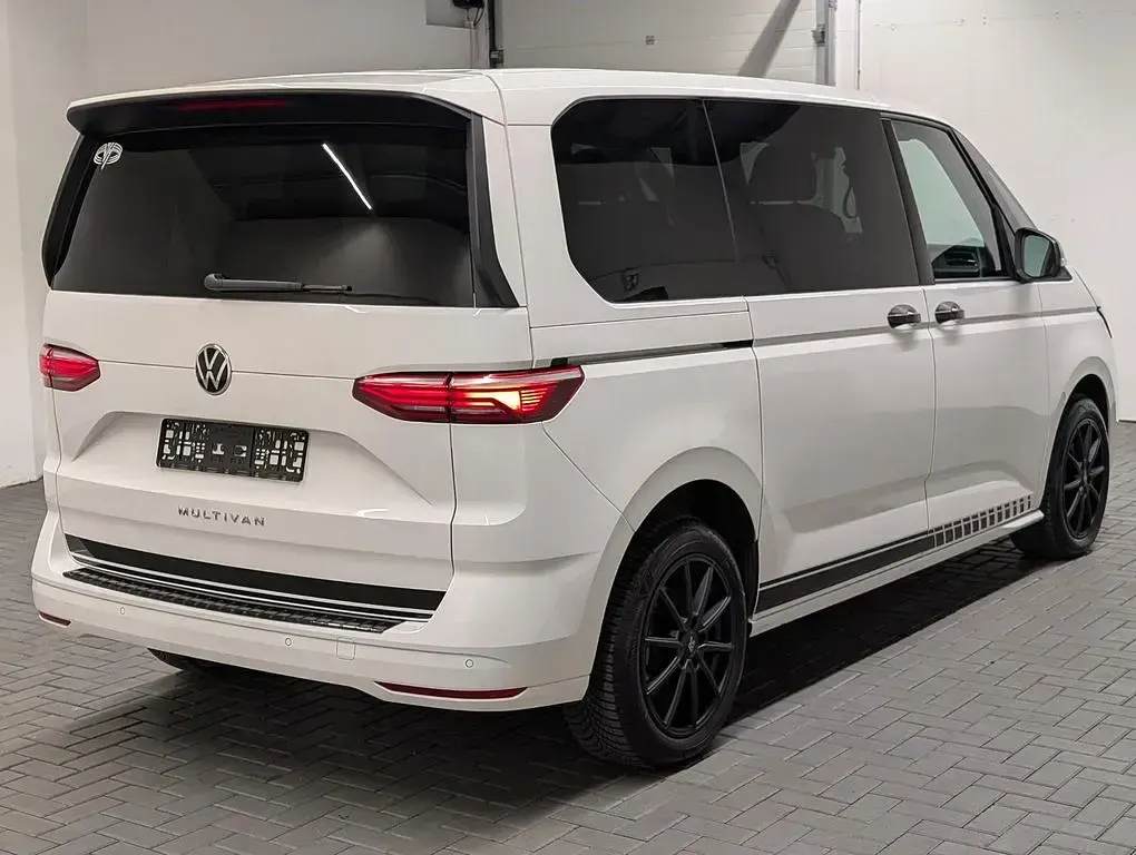 Używany VW Multivan 150 KM (110 kW) 2023 Biały Minivan