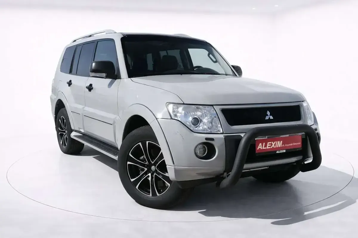 Gebraucht Mitsubishi Pajero Instyle 200 PS (147 kW) 2011 Schwarz SUV