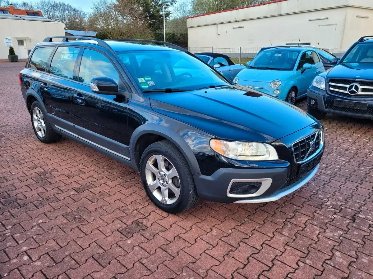 Gebraucht Volvo XC70 Momentum 185 PS (136 kW) 2008 Schwarz Kombi