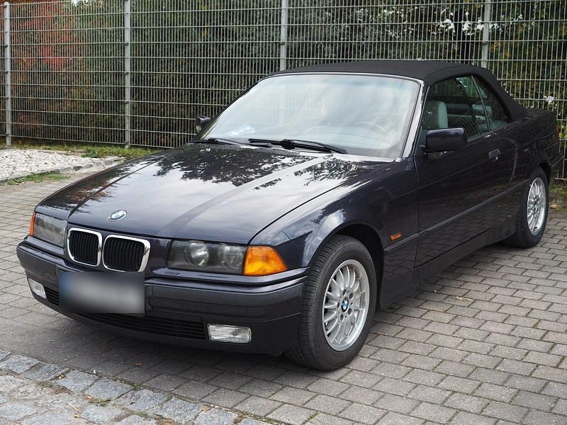 Gebraucht BMW 320 Cabriolet 150 PS (110 kW) 1997 Violet Cabrio