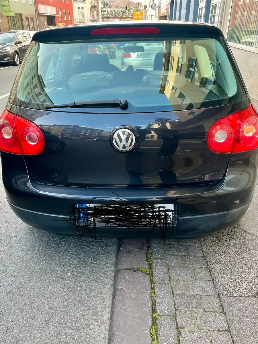Gebraucht VW Golf V 75 PS (55 kW) 2004 Schwarz Kleinwagen