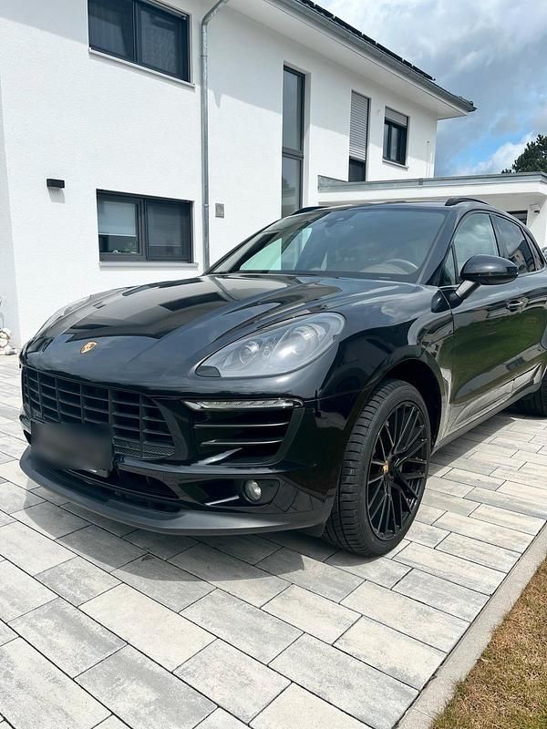 Schwarz Gebraucht 2017 Porsche Macan SUV | 31.800 € (Superpreis) - Bild 1/4