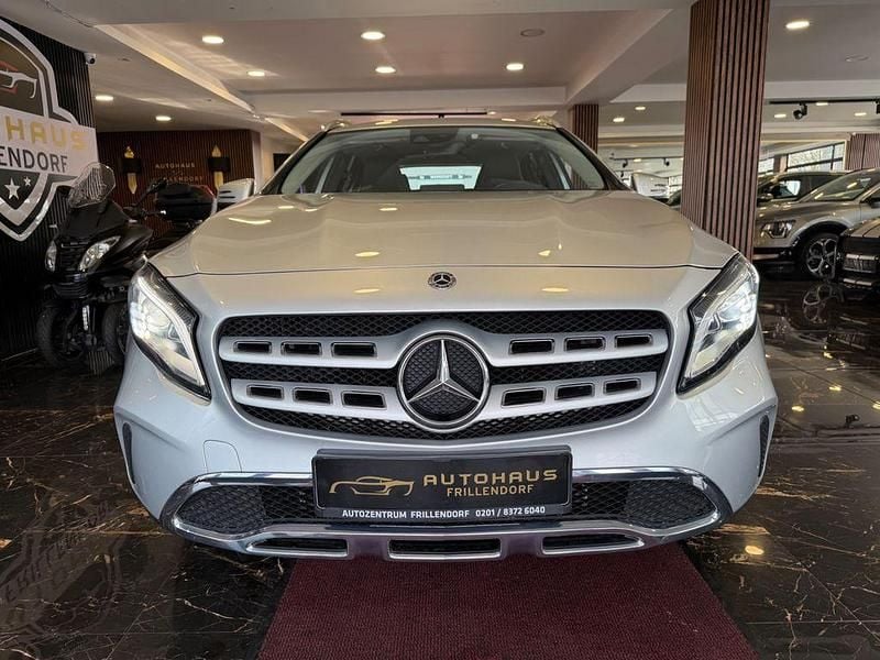 Gebraucht Mercedes GLA200 156 PS (114 kW) 2019 Silber SUV