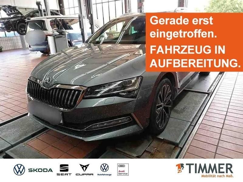 Grau Gebraucht 2022 Skoda Superb LAURIN & KLEMENT Kombi | 29.400 € (Fairer Preis) - Bild 1/4