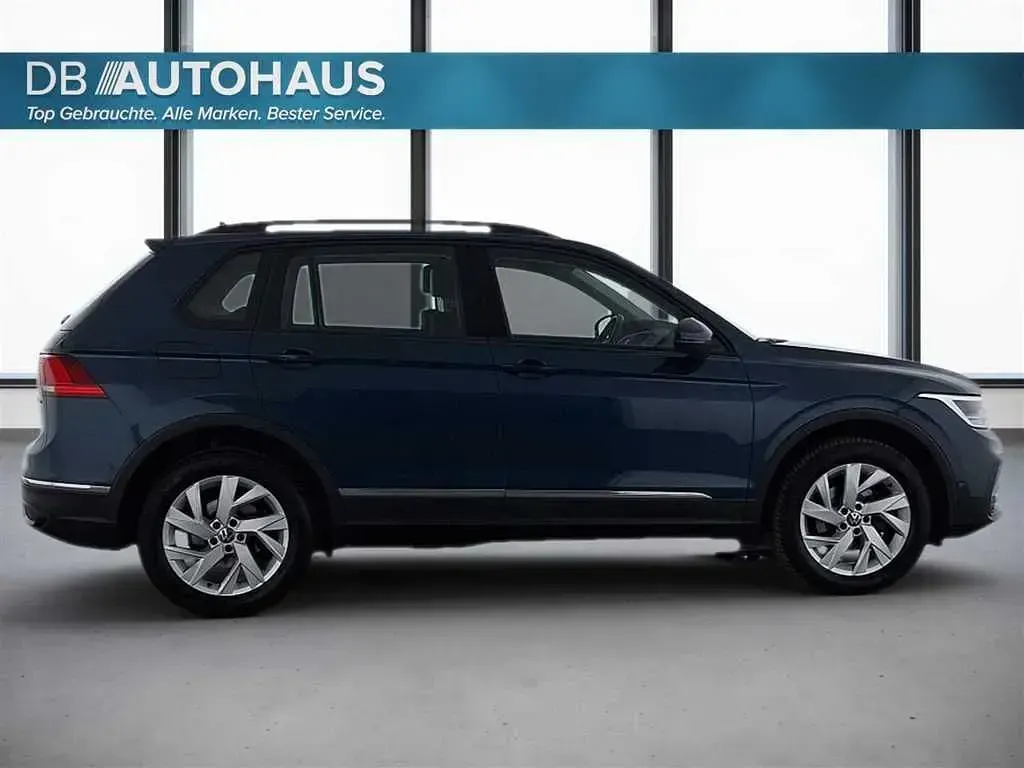 Gebraucht VW Tiguan Life 150 PS (110 kW) 2024 Blau SUV