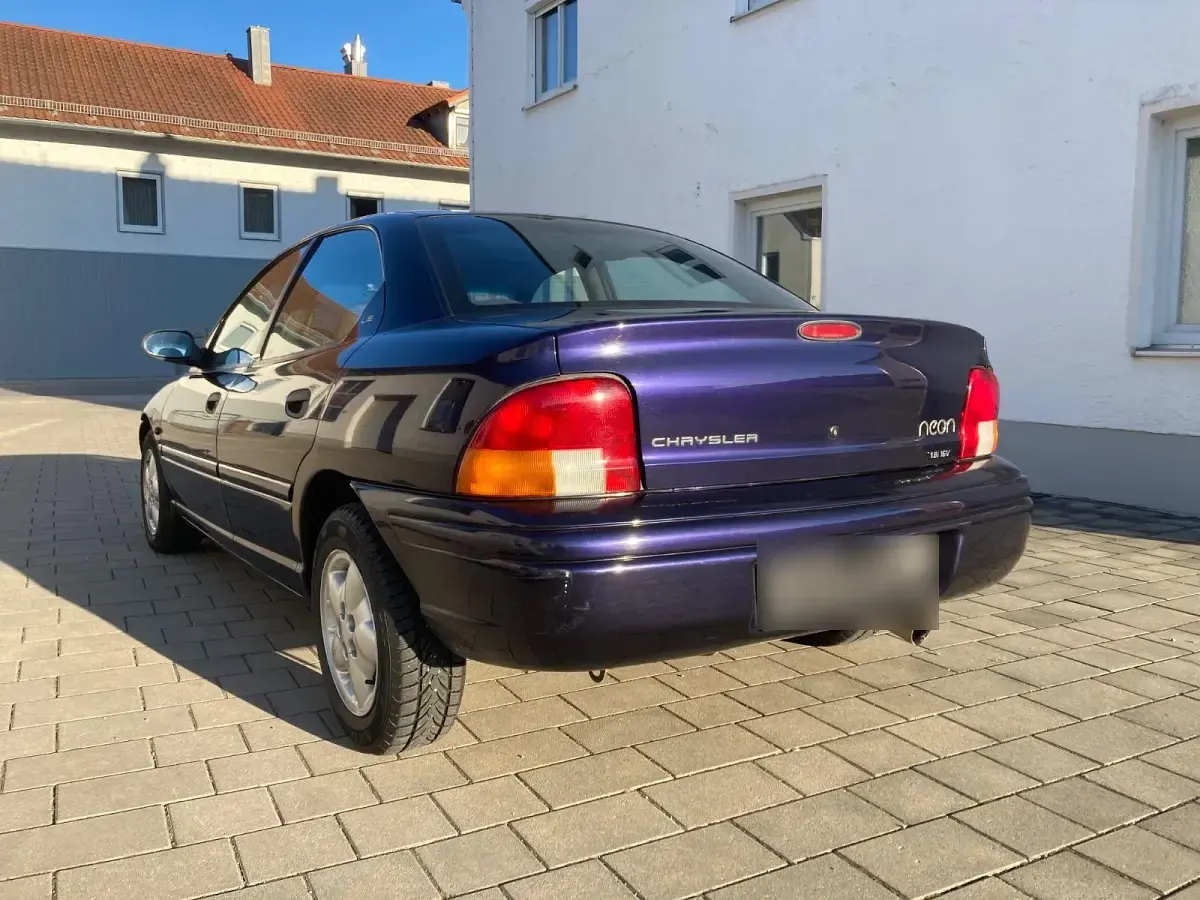Gebraucht Chrysler Neon 116 PS (85 kW) 1998 Violet Limousine