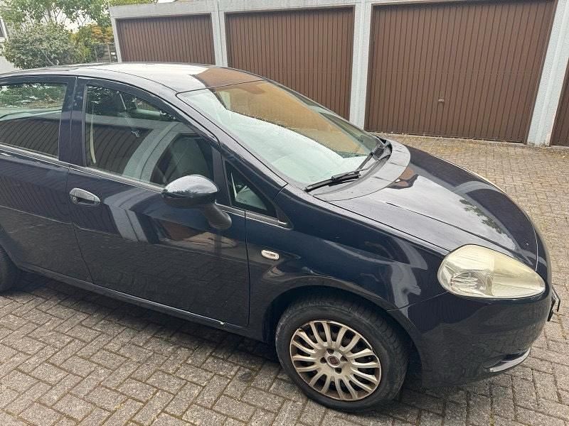 Gebraucht Fiat Grande Punto 77 PS (56 kW) 2009 Blau Kleinwagen