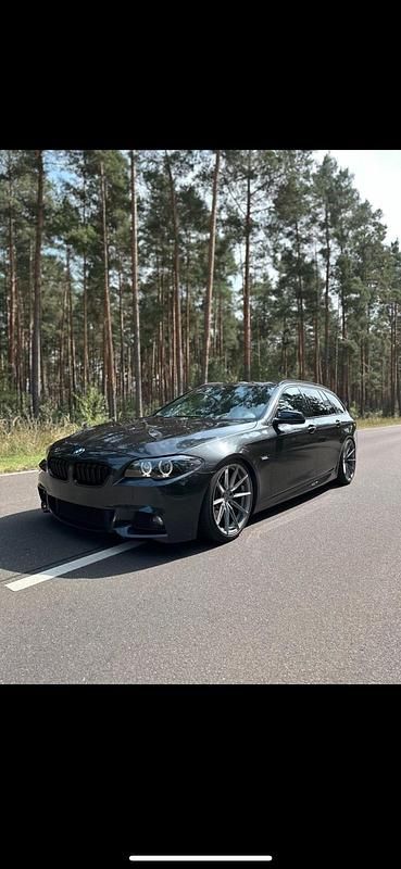 Grau Gebraucht 2012 BMW 530 Kombi | 14.200 € (Teuer) - Bild 1/4