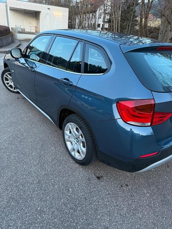 Gebraucht BMW X1 150 PS (110 kW) 2011 Blau SUV
