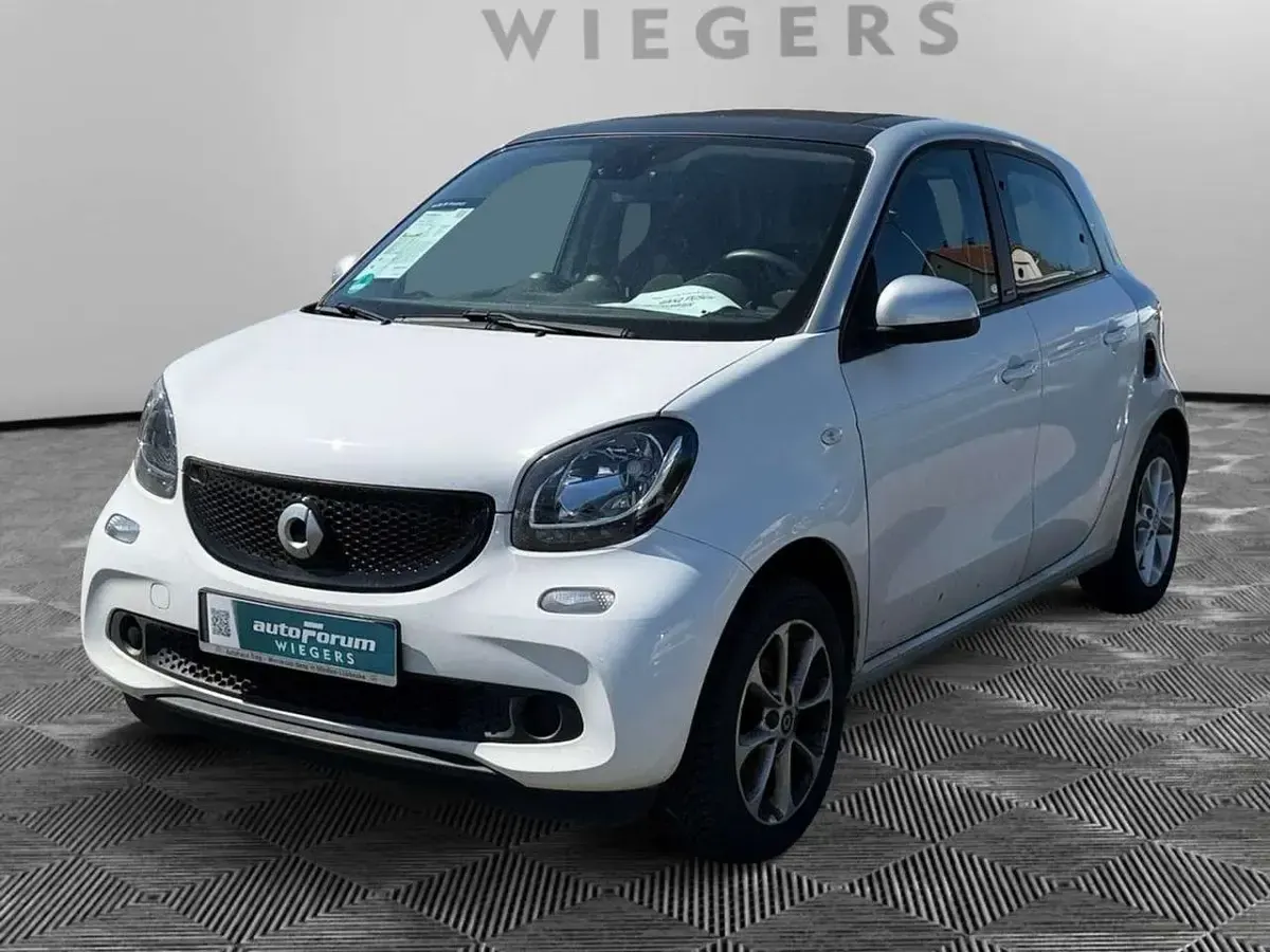 Używany Smart ForFour Passion 71 KM (52 kW) 2017 Biały Hatchback