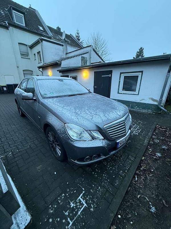Gebraucht Mercedes E220 Elegance 170 PS (125 kW) 2010 Grau Limousine