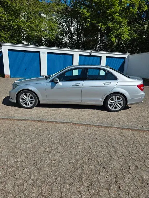 Gebraucht Mercedes 220 170 PS (125 kW) 2013 Silber Limousine