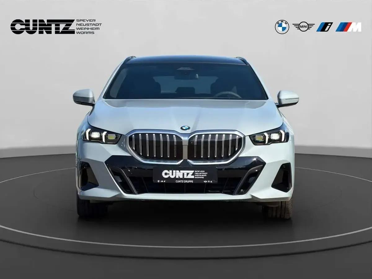 Neu BMW 520 Performance 197 PS (144 kW) 2026 Grau Kombi