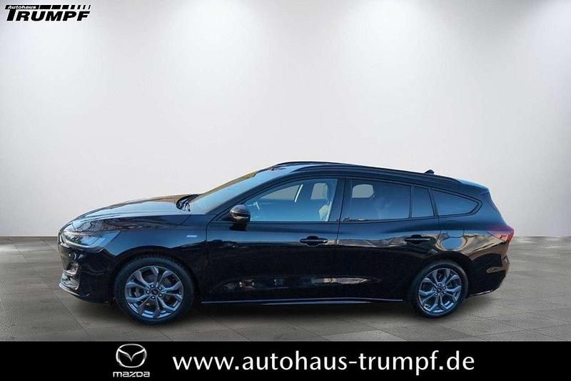 Obsidianschwarz metallic Gebraucht 2022 Ford Focus ST-Line X Kombi | 18.900 € (Fairer Preis) - Bild 1/4