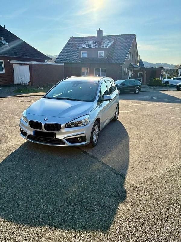 Gebraucht BMW 218 Gran Tourer Advantage 150 PS (110 kW) 2017 Silber Van / Kleinbus