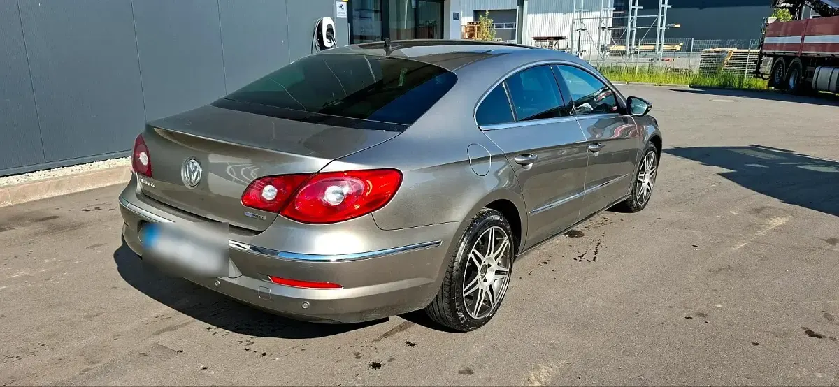 Gebraucht VW Passat 140 PS (102 kW) 2011 Braun Coupé