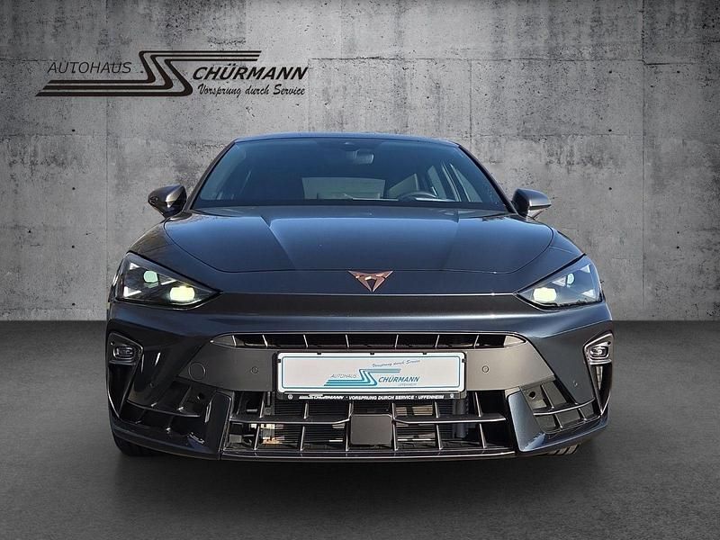 Neu Cupra Leon 150 PS (110 kW) 2026 Grau Limousine