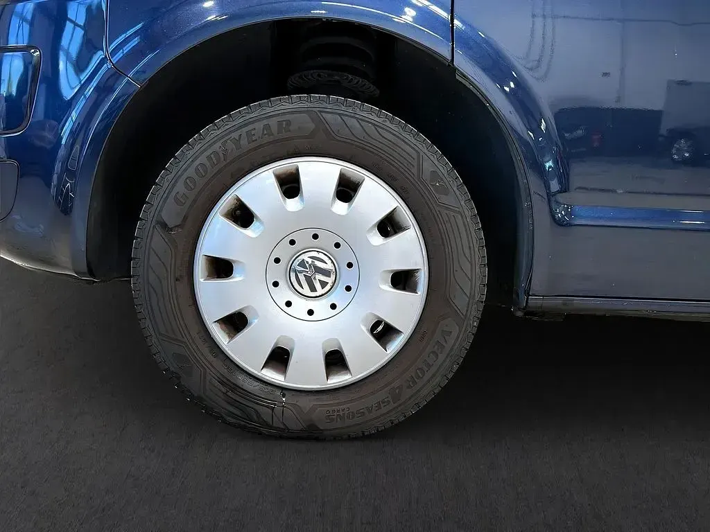 Gebraucht VW Caravelle Comfortline 140 PS (102 kW) 2011 Blau Van