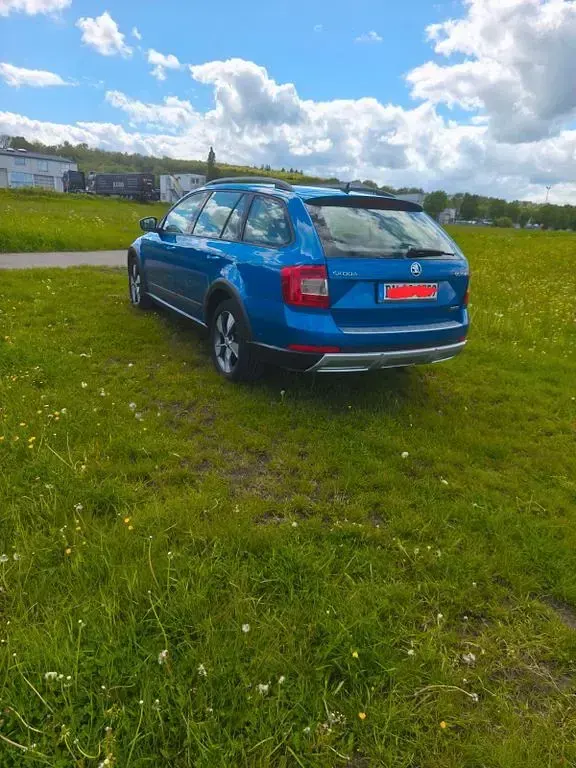 Używany Skoda Octavia 184 KM (135 kW) 2014 Niebieski Kombi