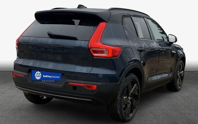 Neu Volvo XC40 Plus 197 PS (144 kW) 2026 Weiß SUV